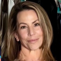 Lisa Briscoe Email & Phone Number