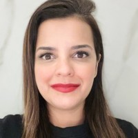 Thais Peghim Email