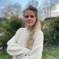 Sara Walraven Email & Phone Number