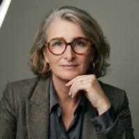 Sanne van der Straaten Email