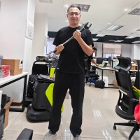 William Que Email