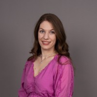 Gréta Pardy Email