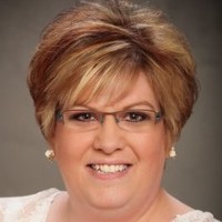 Vibrant Hearing Employee Mindi Weaver's profile photo