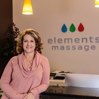 Elements Massage® Employee Janine Londa's profile photo