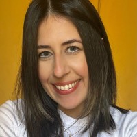 Larissa Soares Email