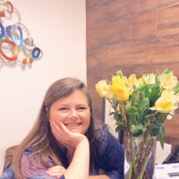 Fan Cloth Employee Robin Reastman's profile photo