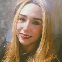 Playful Employee Sara Flores's profile photo