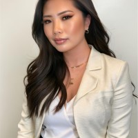 Robert Half Employee Julie Vu's profile photo