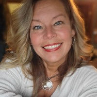 RE/MAX Employee Paula Becker's profile photo
