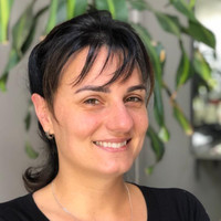 Pezzi Produtos Elétricos Employee Leticia Pezzi's profile photo