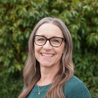 Hollie Perlmutter Email & Phone Number