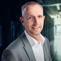 Eric van der Valk Email