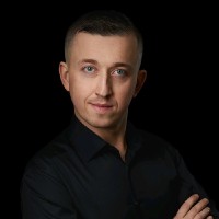 Marcin Chęsiak Email