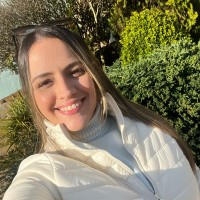 Letícia Gil Teixeira Email