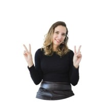 Mirelly Nogueira Email & Phone Number