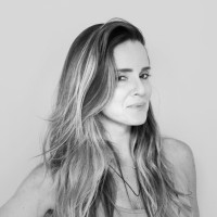 Débora Heard Email & Phone Number