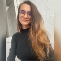 Andreea Dan Email