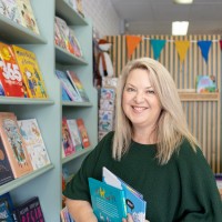 Library For All Employee Lara Gray's profile photo