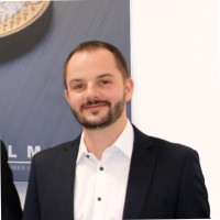Lukas Linimayr Email