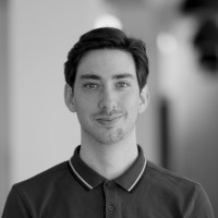 Adrián Kunz Email