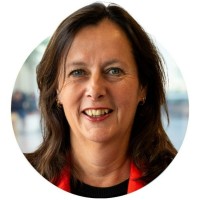 Simone Blommers Email & Phone Number
