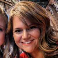 Amanda Mroz Email & Phone Number