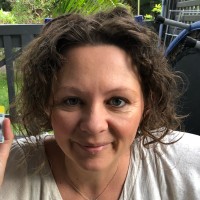Annika Rennocks Email