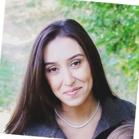 Stefanie Mora Email