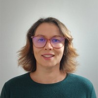 Create IT Employee Diana Silva's profile photo
