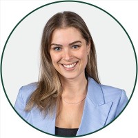 Affichez Employee Laurence Poirier's profile photo