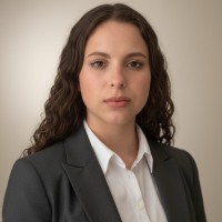 Júlia Guedes Email