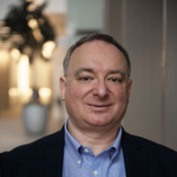 E-mail e número de telefone de Laszlo Radvanyi