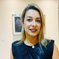 Juliana Mangussi Email