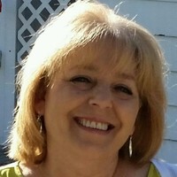 Business Essentials Employee Dee Skjold's profile photo