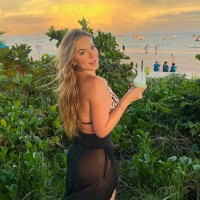 Future FinTech Group Inc. Employee Laura Schneider's profile photo