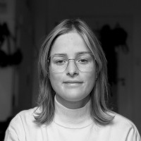 Simone Stoll Email
