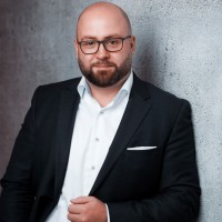 Hans-Henning Schuur Email