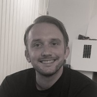 Nils Klavers Email