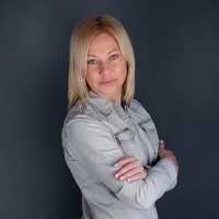 Anna Ropiak Email