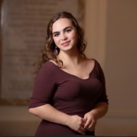 Anna Bassols Email & Phone Number