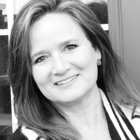 Better Homes and Gardens Real Estate Momentum Employee Shelly Russon's profile photo