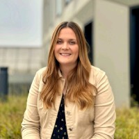 Laura Kümmel Email