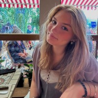Lara Horváth Email