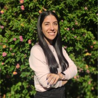 Lucía Florencia Luzuriaga Email