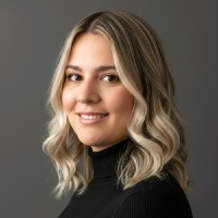 Larissa Moretto Email & Phone Number