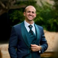Adrián Girón Email