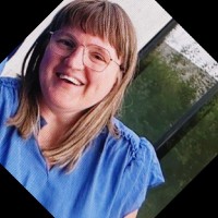 Stephanie Desmet Email & Phone Number