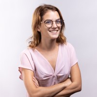 Mutual Médica Employee Lara Sevil's profile photo
