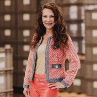 Angela Seaman Email & Phone Number
