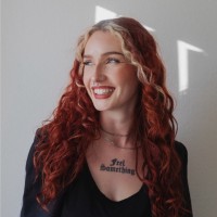 Headkount Employee Deidre Knight's profile photo